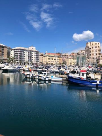 Sabrina'S Relax Fra Mare E Storia Apartment Savona Bagian luar foto