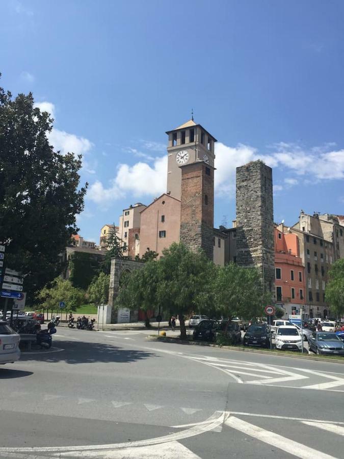 Sabrina'S Relax Fra Mare E Storia Apartment Savona Bagian luar foto